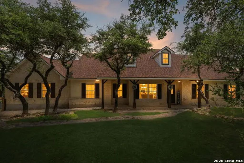 249 Lakeridge Loop, Lakehills