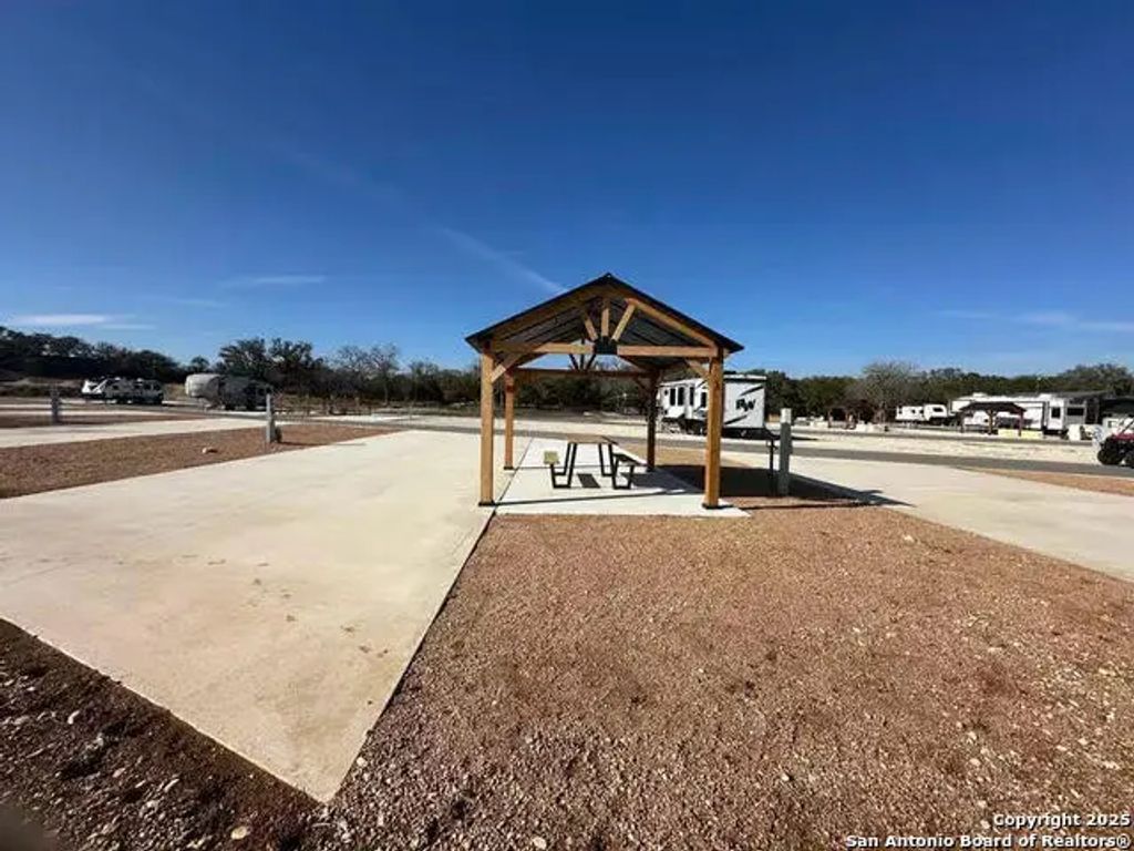 4300 State Highway 16 N, Bandera