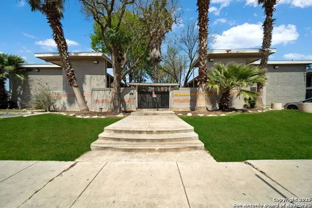 255 E Rampart 211, San Antonio