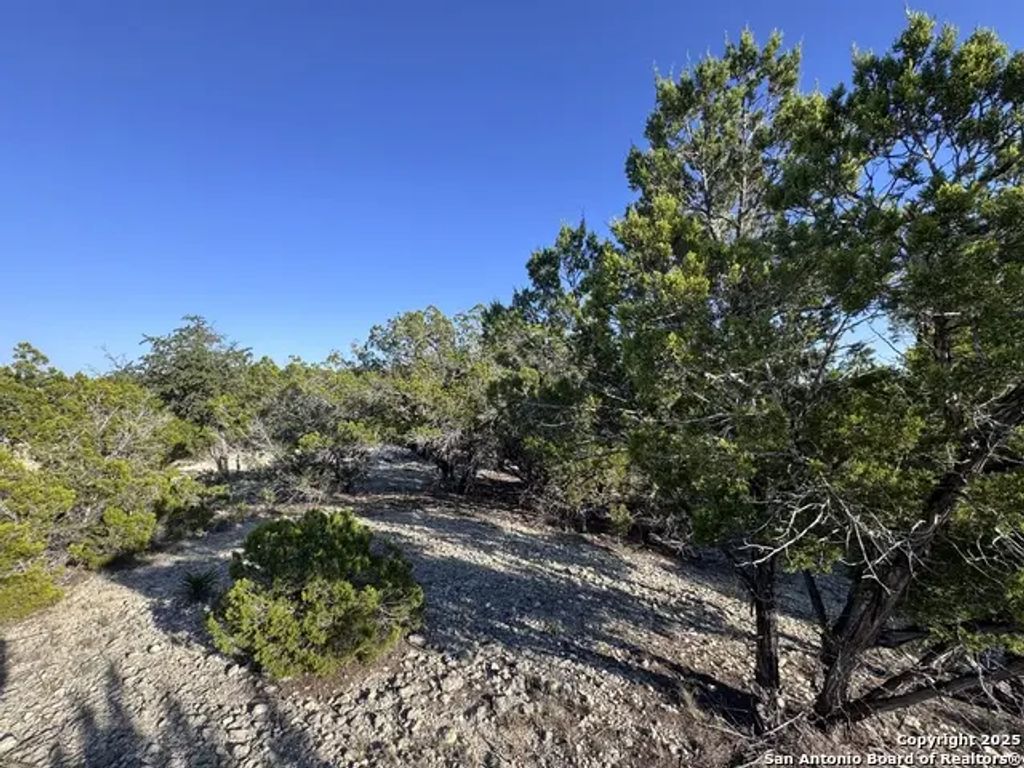 205 Center Point Rd., Bandera