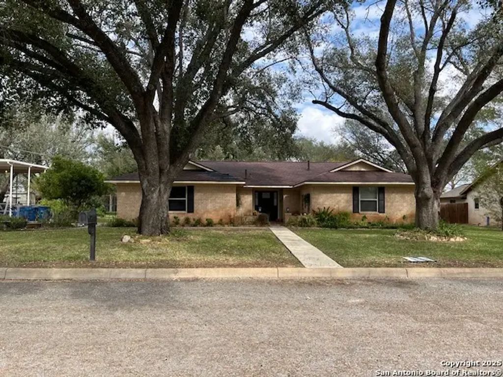 1216 Mockingbird, Pleasanton