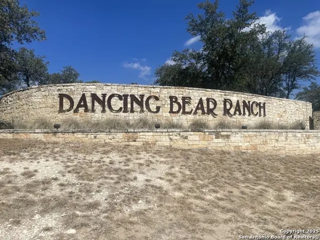 320 Private Road 1742, Mico
