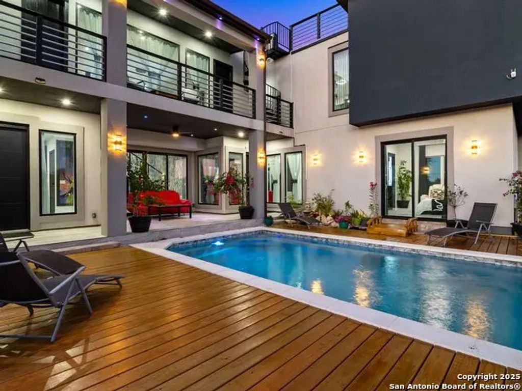 629 Lake Island Drive, Canyon Lake