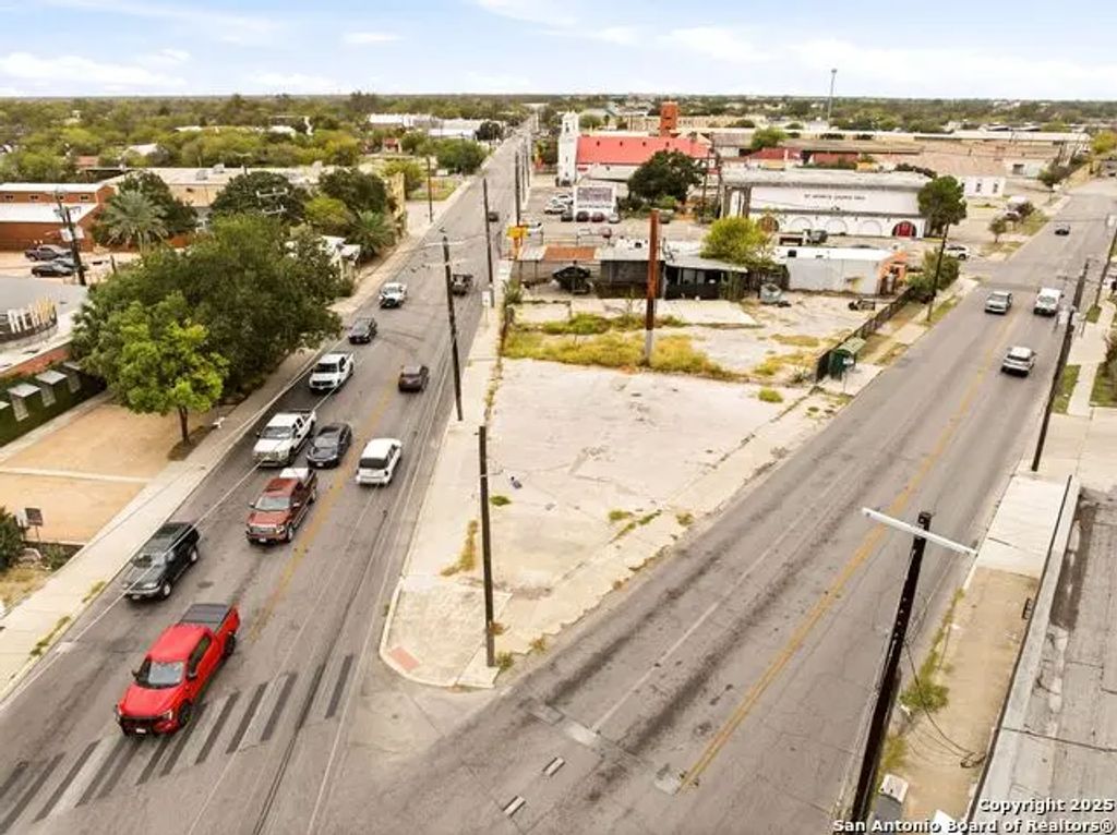 1501 S Flores St, San Antonio