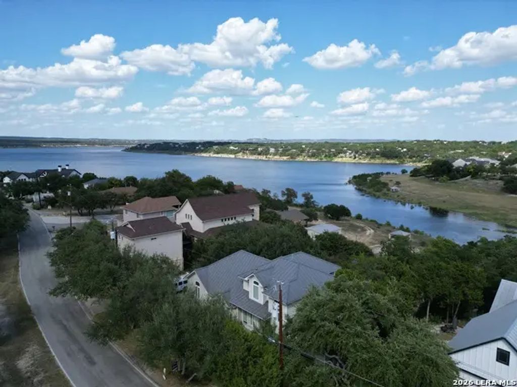 1761 Lakeside W, Canyon Lake