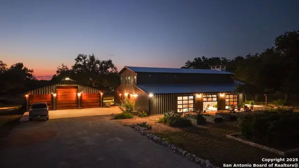 21789 Fm 2093, Harper