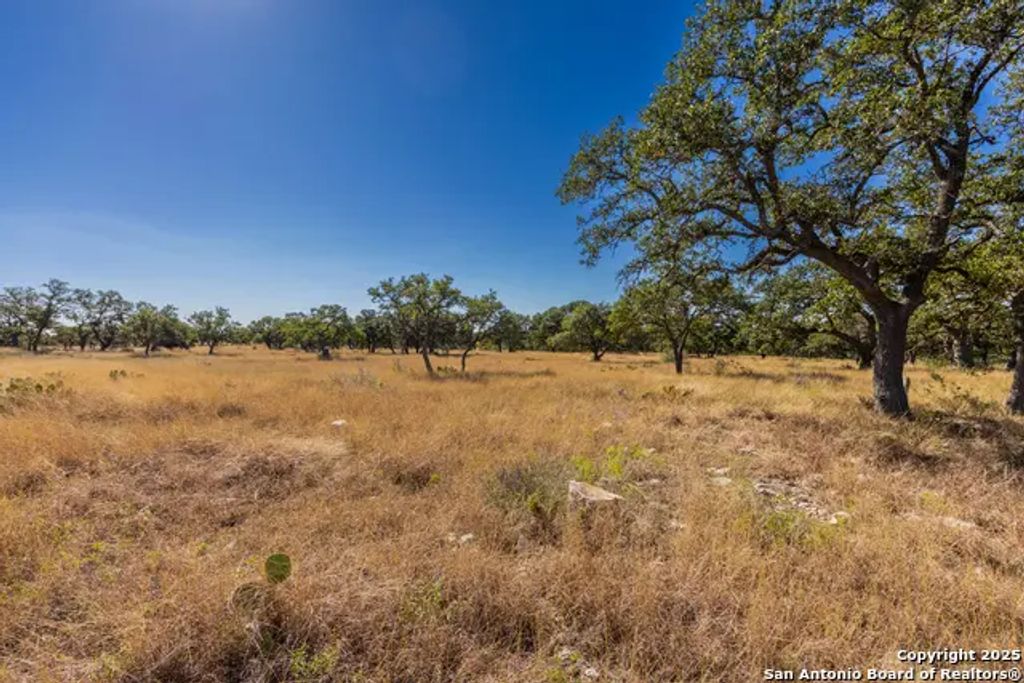 Cattlemans Crossing Dr, Kerrville