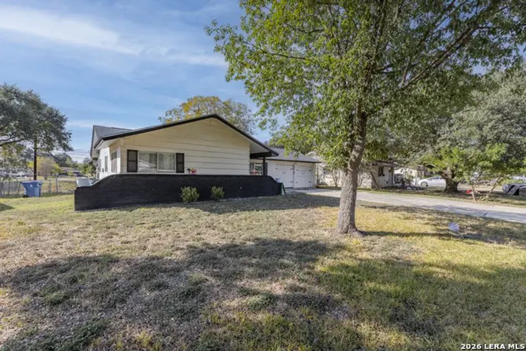 3411 Vinecrest, Kirby