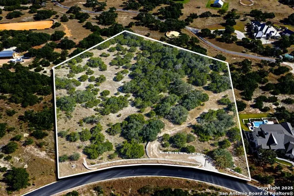 13 Summit Pass, Boerne