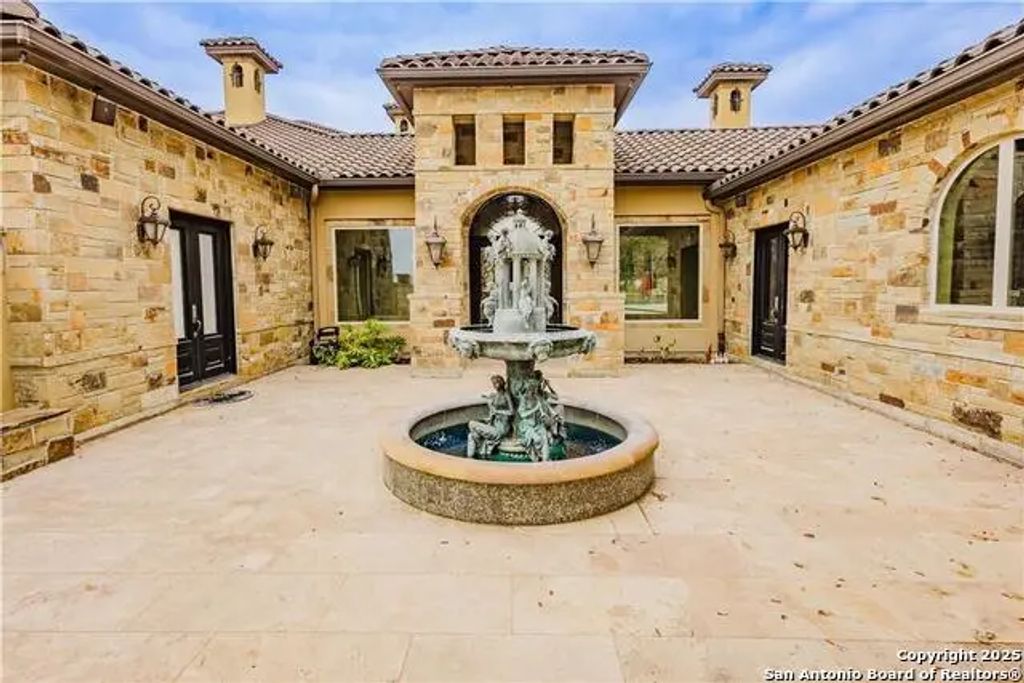 1024 Spanish, New Braunfels