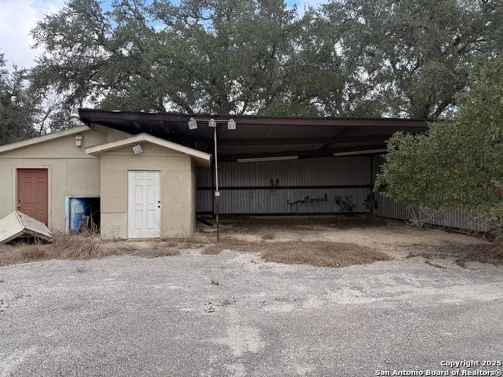 473 Mills, Pipe Creek