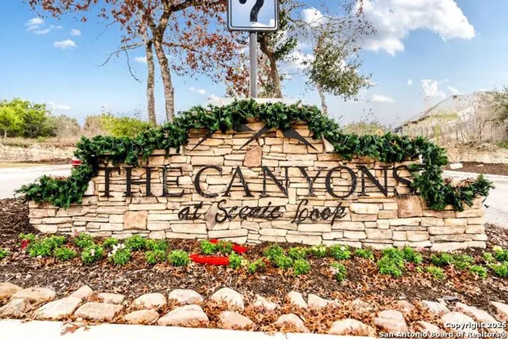 24213 Tres Arroyos, San Antonio