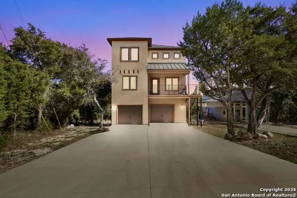 1216 Canyon Lake, Canyon Lake