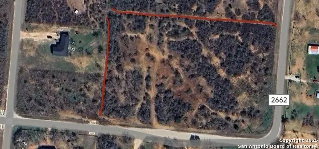 260 County Road 2662, Moore