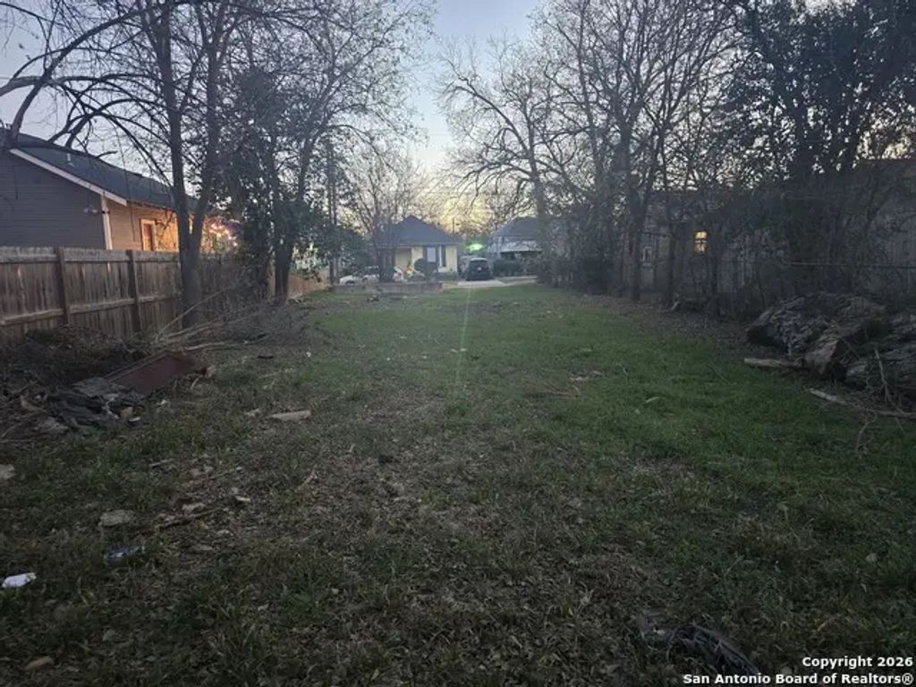 1327 Burleson, San Antonio
