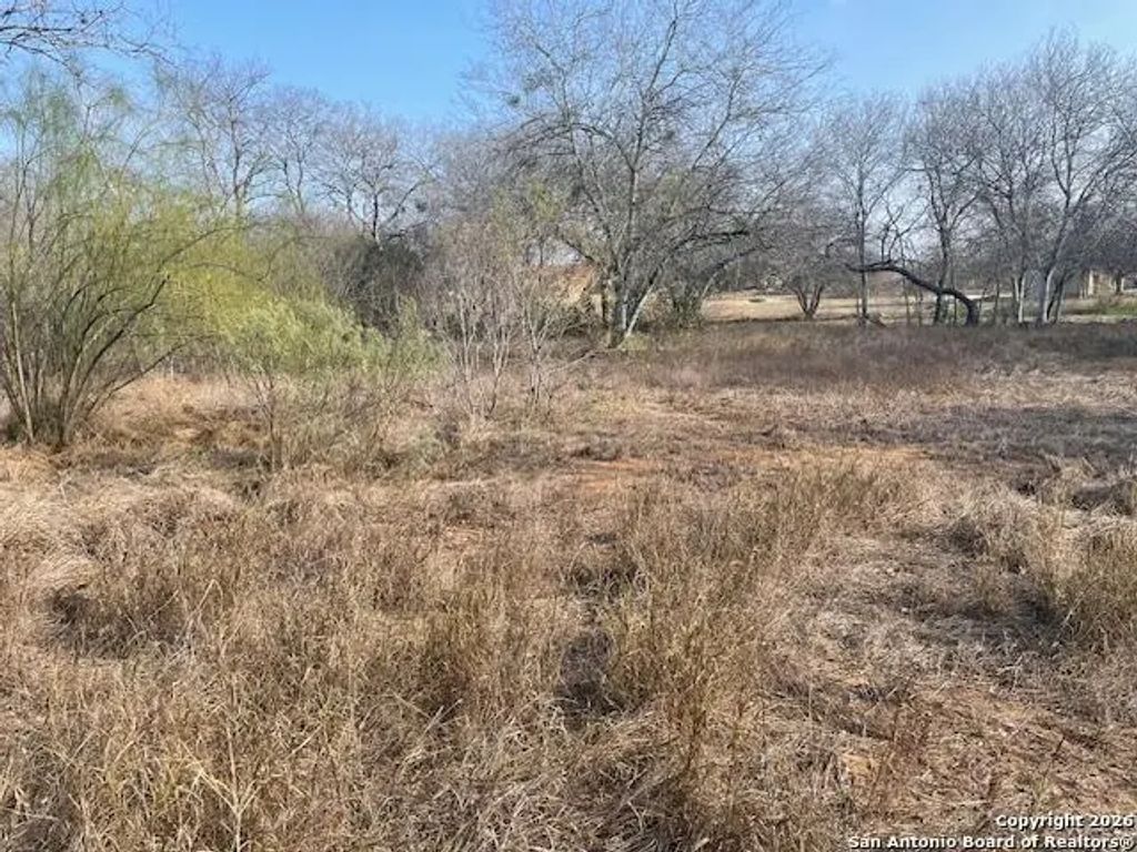 606 Cedar, Jourdanton