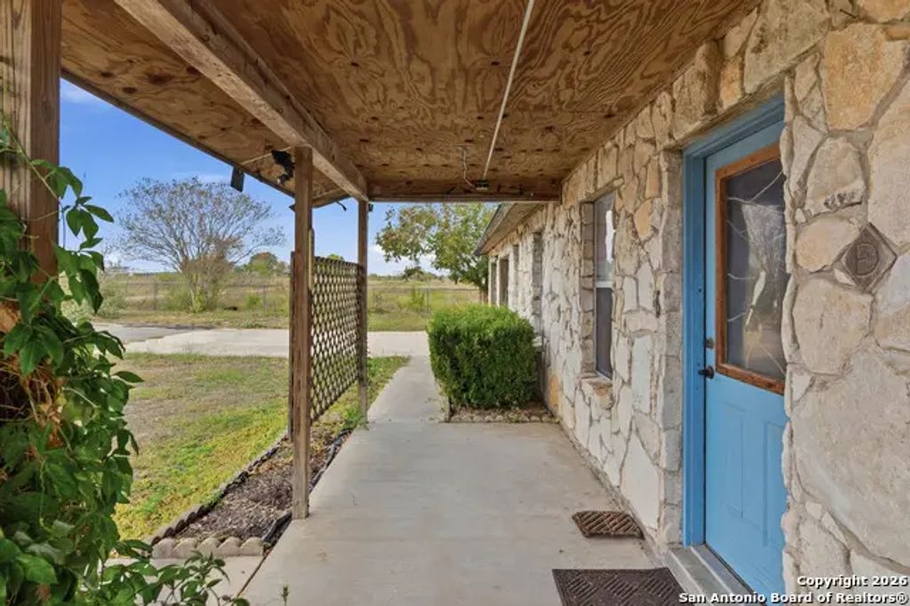 9325 Fm 1339, Martindale