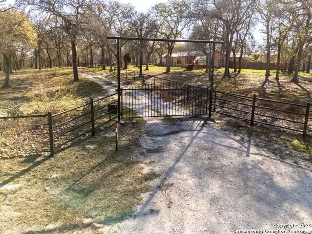 4843 Zion Hill, Seguin