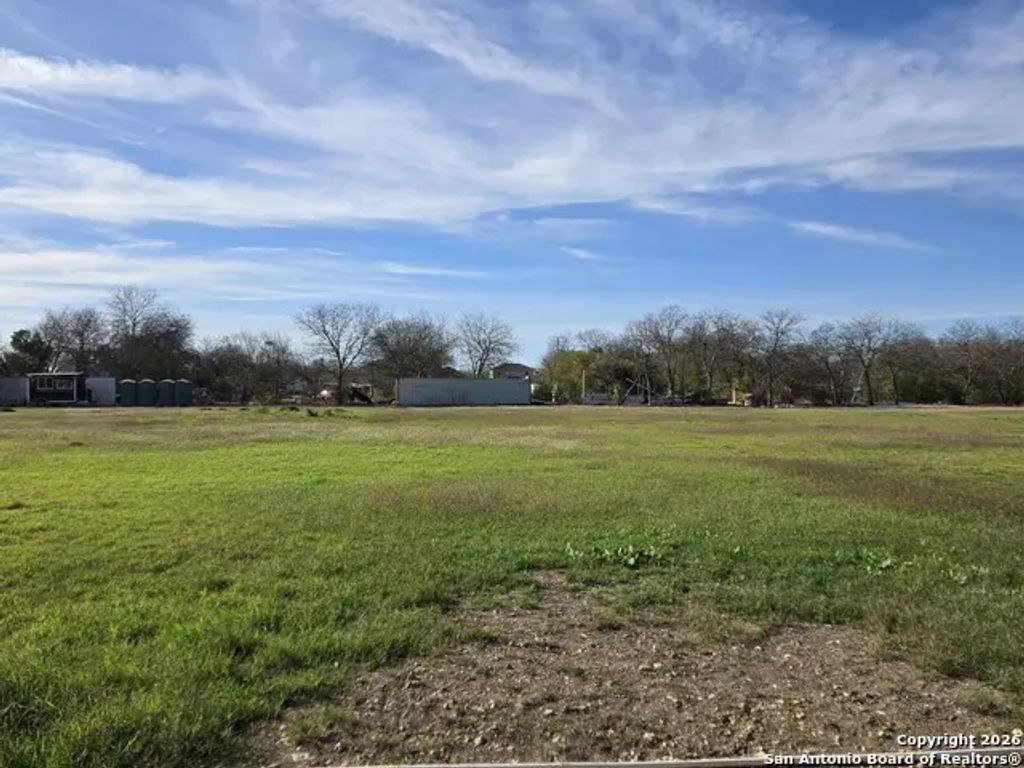 5317 W Commerce, San Antonio