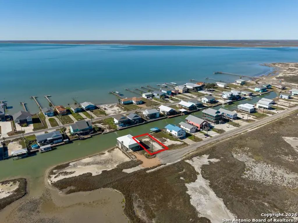 153 Starfish Dr, Rockport