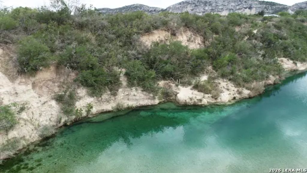 945 Private Road 2310, Uvalde
