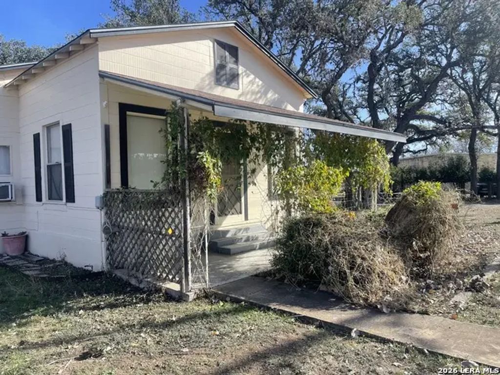1209 Fm 1376, Sisterdale