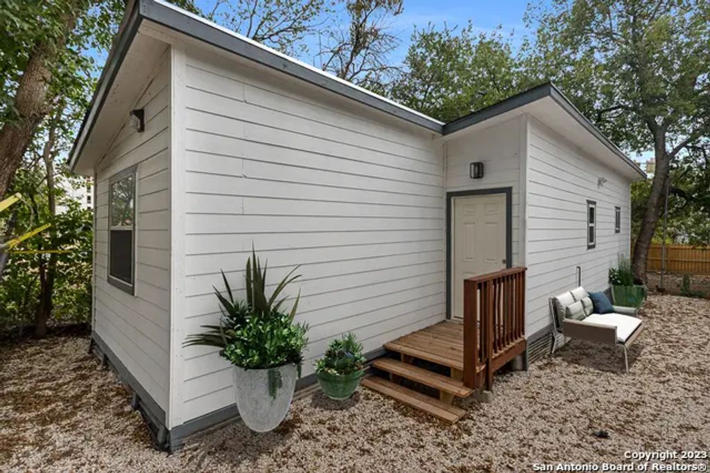 212 Mclane St C, San Antonio