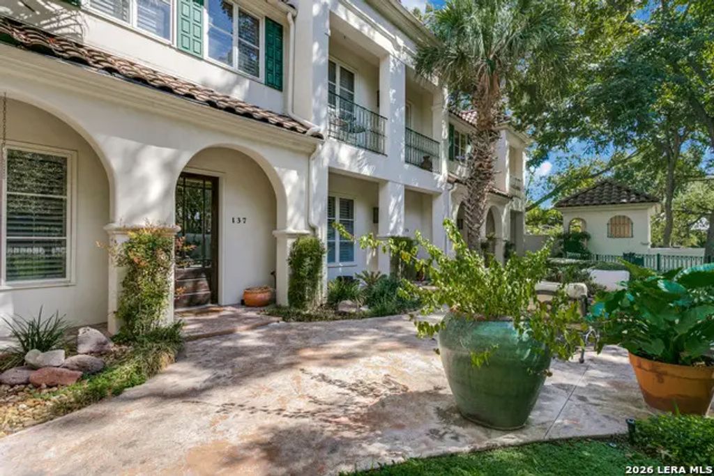 137 Saint Dennis 137, San Antonio