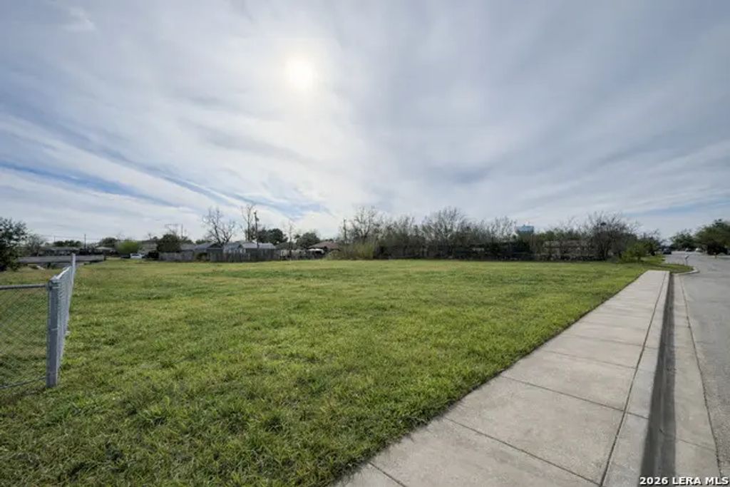 2306 Rivas 1, San Antonio