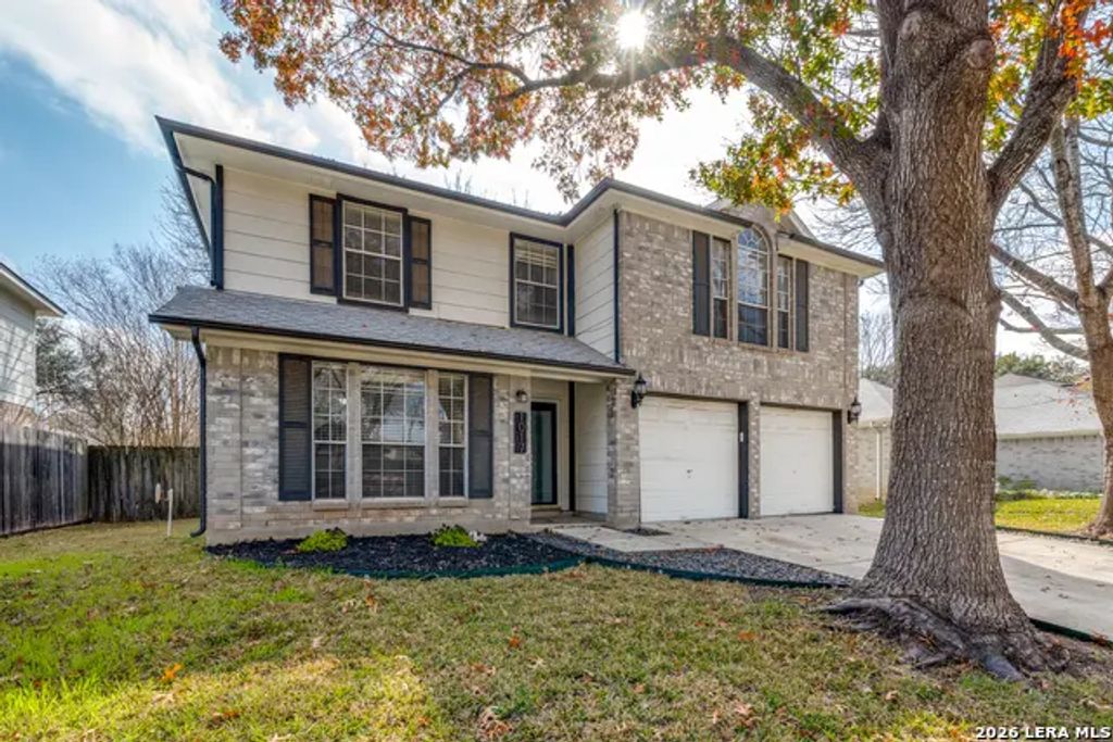 1017 Silvertree, Schertz