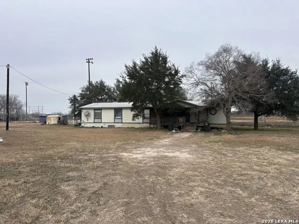 221 Fm 1107, Stockdale