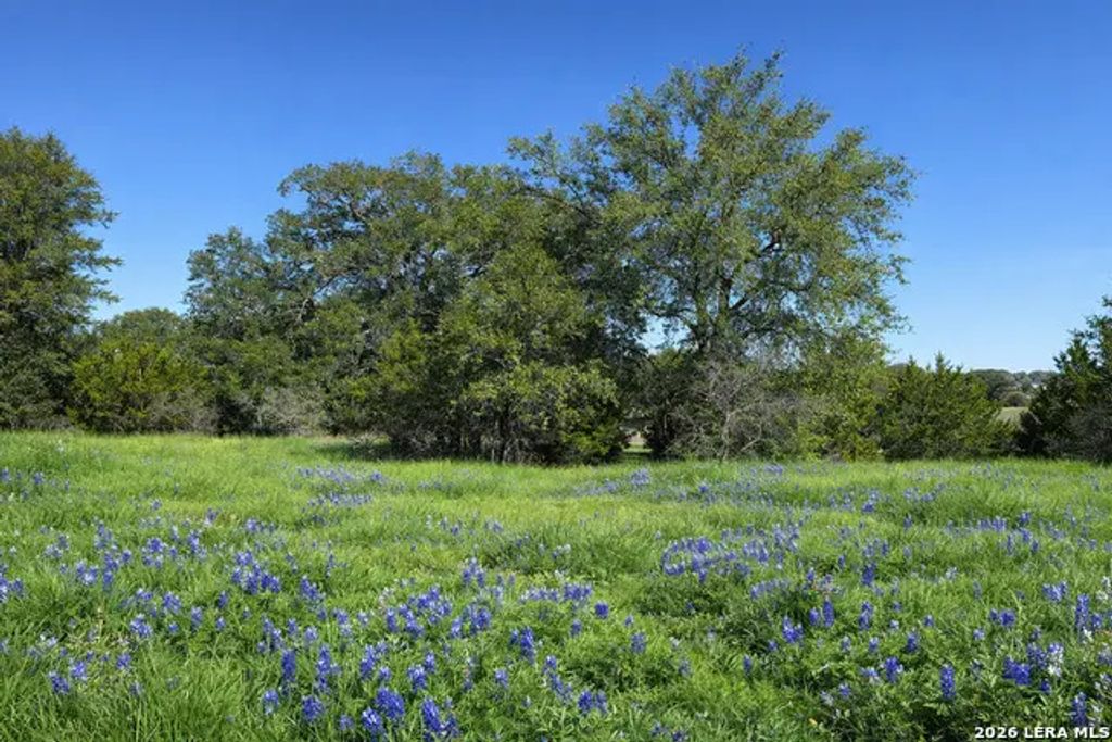Lot 76 Horseshoe, Bandera