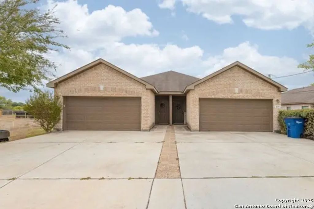 214 Stone Gate, New Braunfels