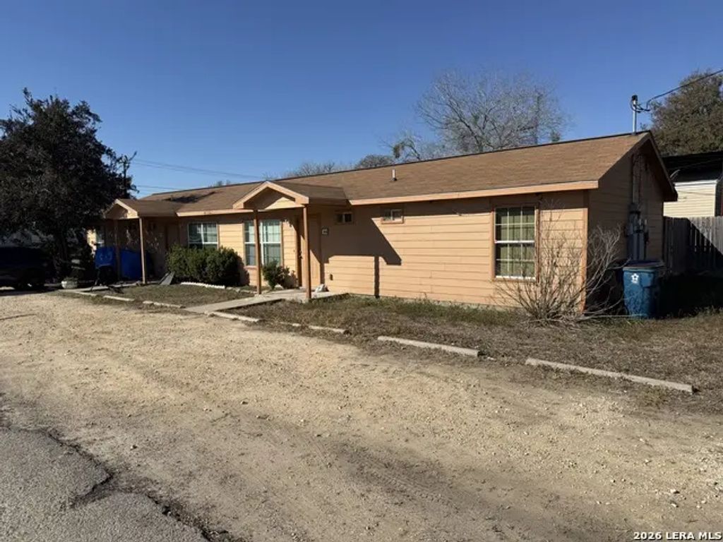 310 S Hermann Ave, Three Rivers