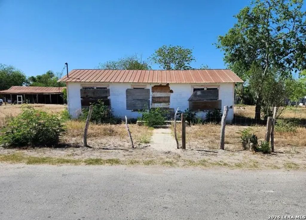 506-600 N Cotulla, Carrizo Springs
