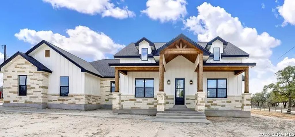 100 Hondo Ridge, La Vernia