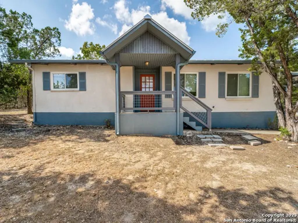 1351 Spitz Kegel View Dr, Canyon Lake