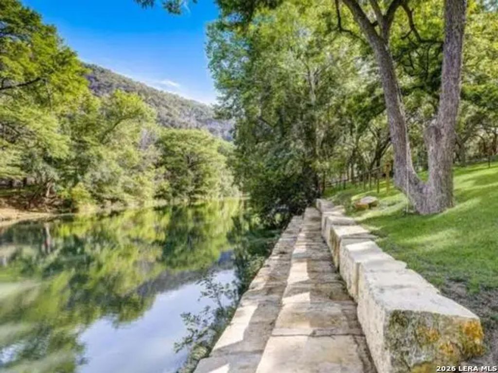 1806 Ponderosa, New Braunfels