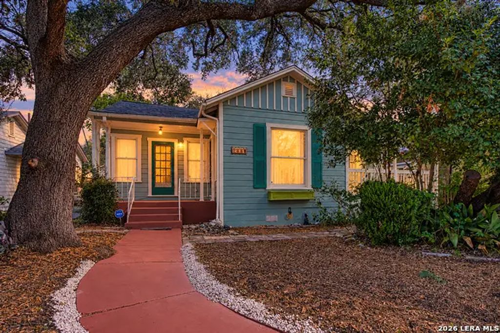 2141 W Magnolia Avenue, San Antonio