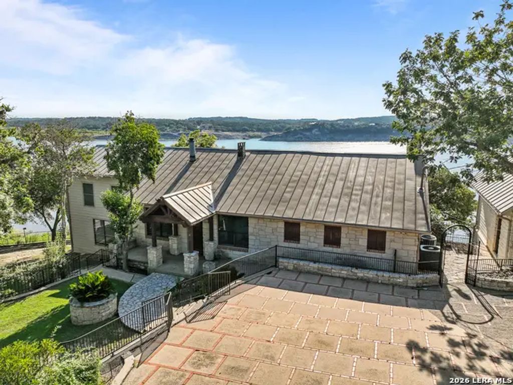481 Private Road 2610, Mico