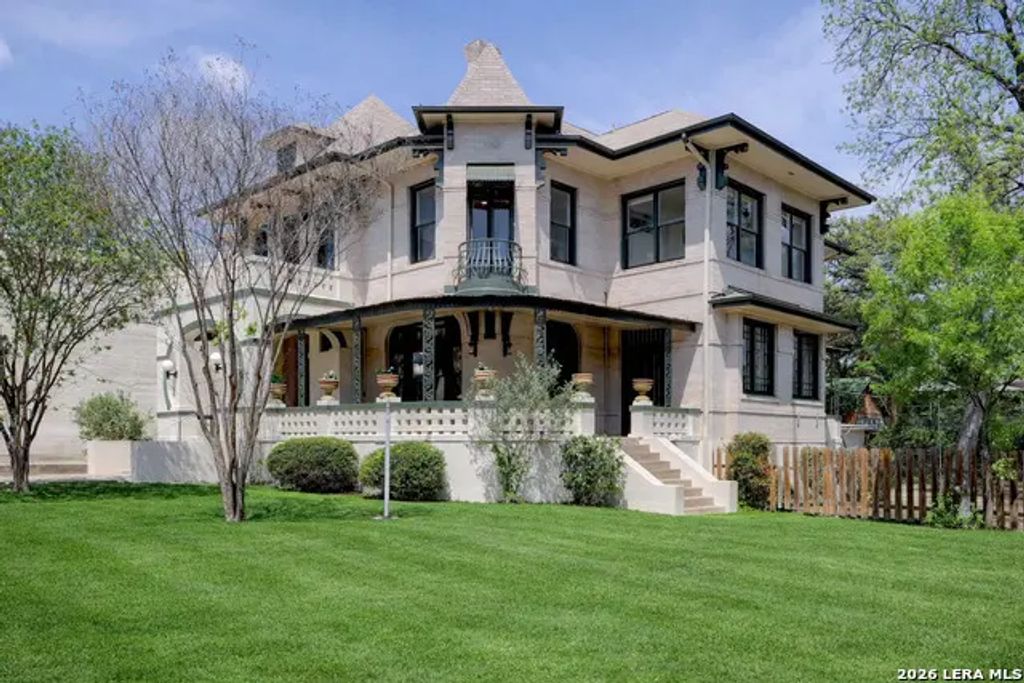 109 E Woodlawn, San Antonio