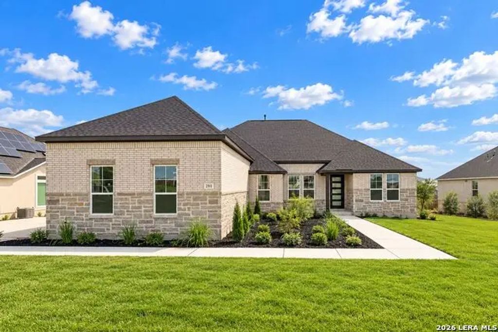 201 Matthew Path, Castroville