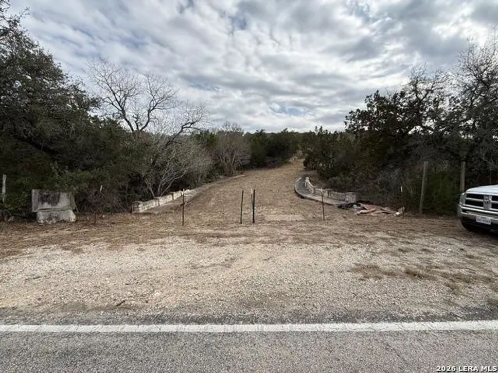 2235 Park Road 37, Helotes