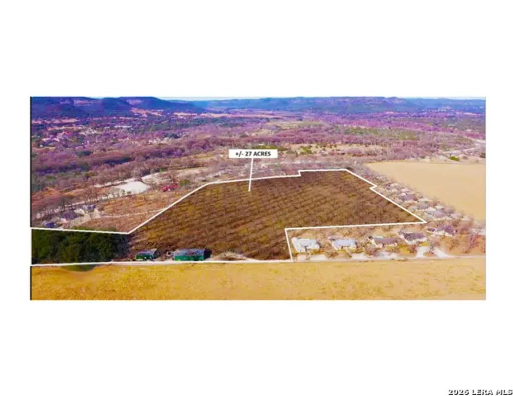 429 Johnny Seibert Ln, Leakey