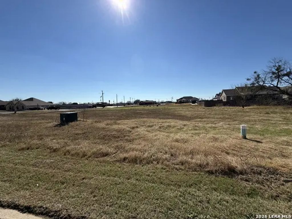 705 N Dickson, Poth