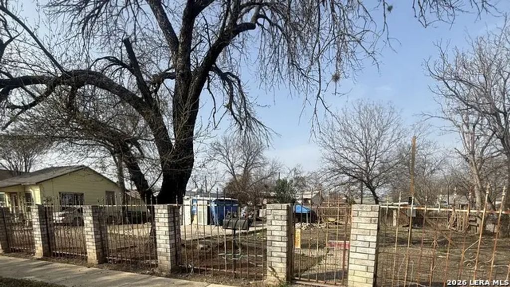 3127 W. Travis, San Antonio