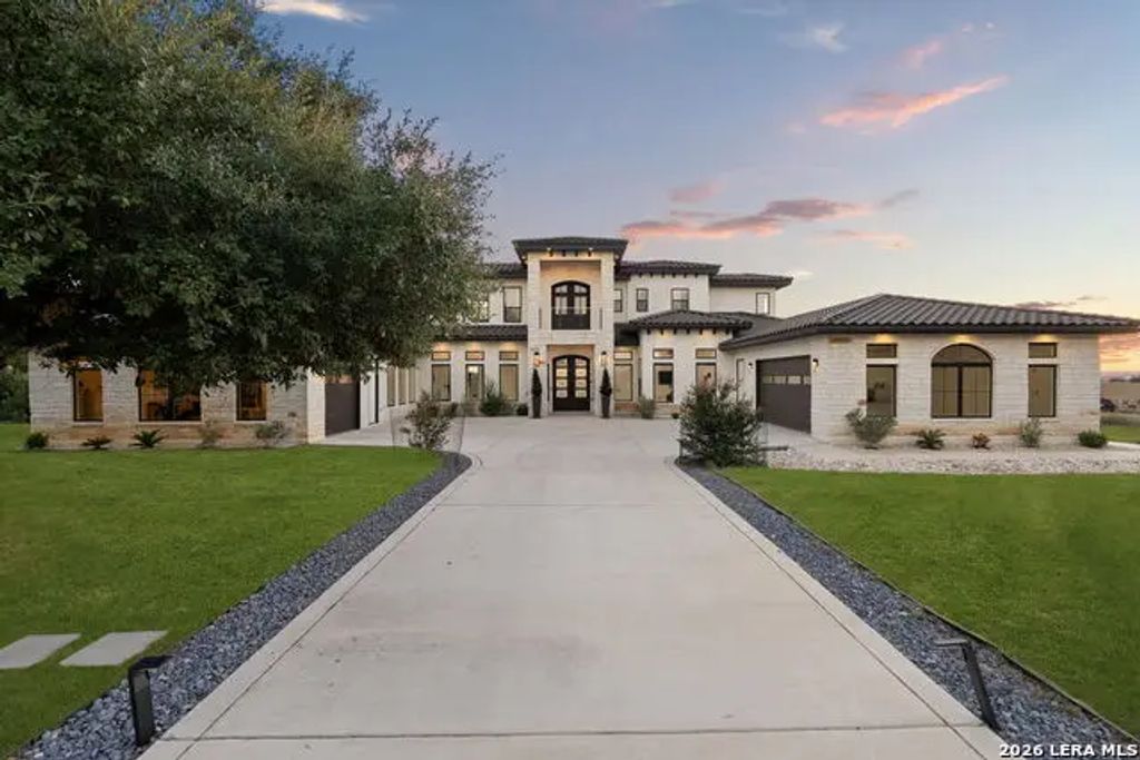 1178 Mystic Pkwy, Spring Branch