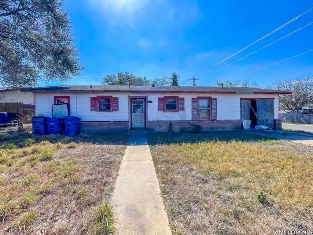 1000 Crockett, Beeville