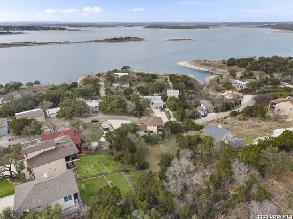 502 Cindy Dr, Canyon Lake