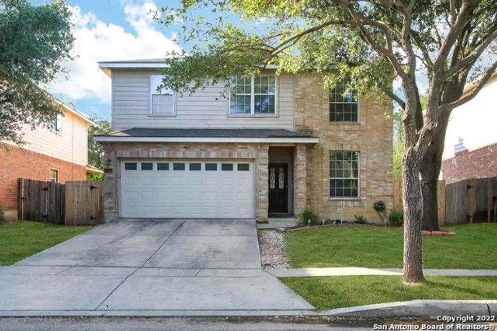 8615 Tioga, Helotes